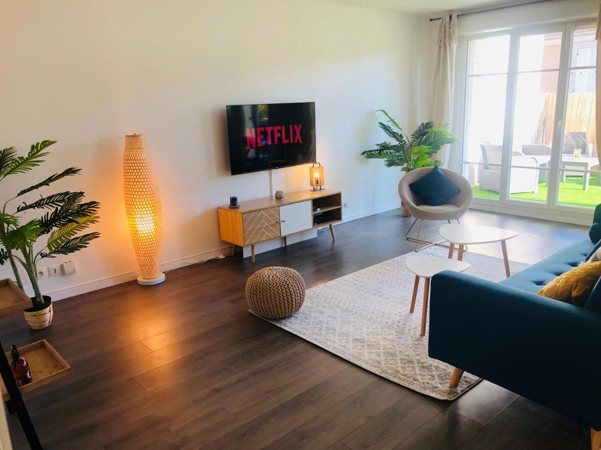 マニー＝ル＝オングル7 Minutes Disney/Netflix/Terrace/Car Parkアパートメント エクステリア 写真